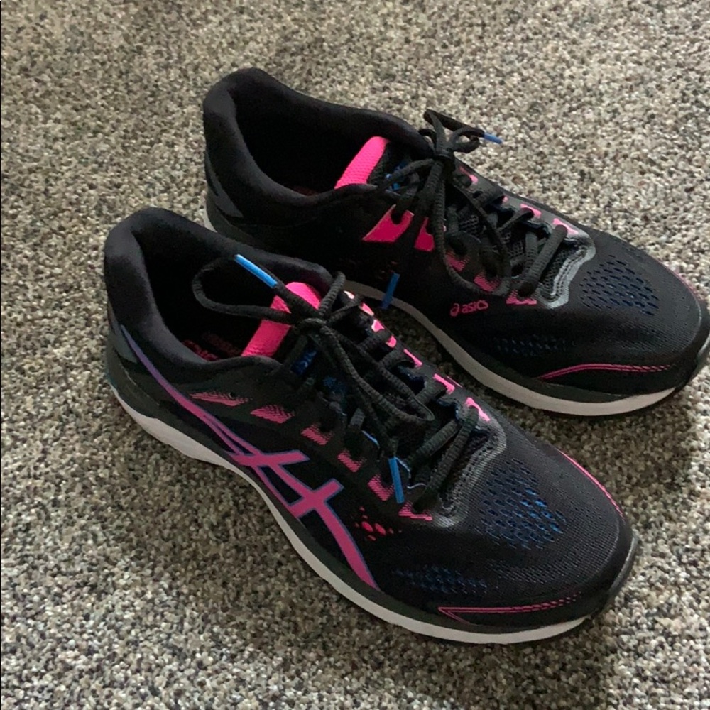 Running shoes
